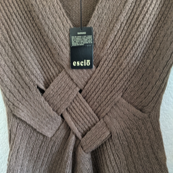 Sweater - Picture 6 of 6